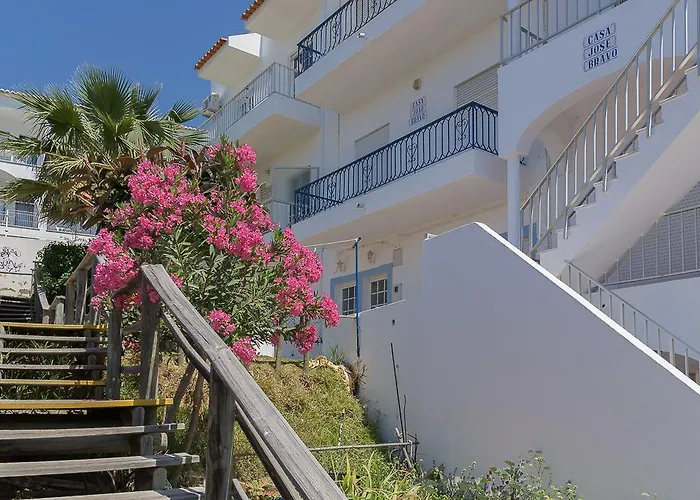 Casa Joao Bravo 公寓 *